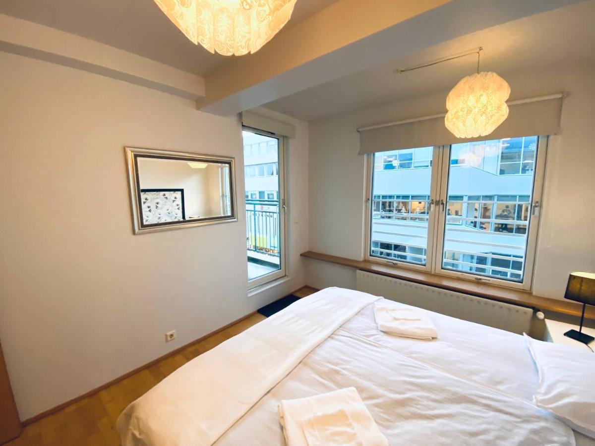 Penthouse On The Main Street, Town Center Apartment Akureyri Exterior foto